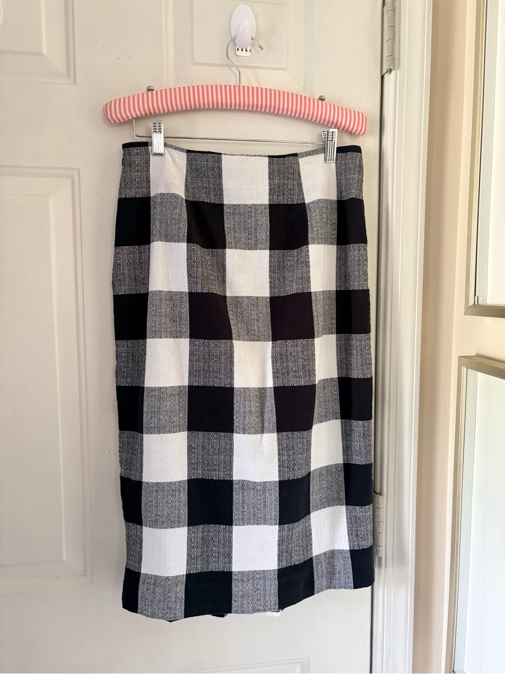 Lord & Taylor Black White Checkered Cotton Ruffle Pencil Skirt Size 6 - Picture 4 of 8